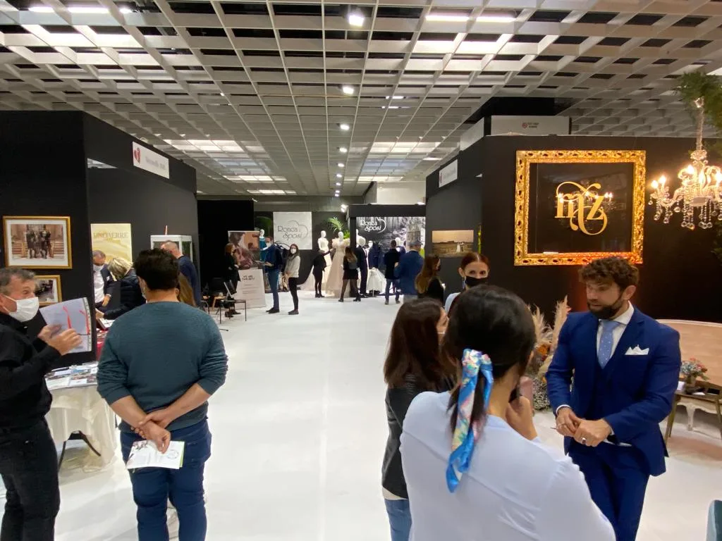 Tra gli stand della fiera